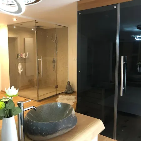 Exklusive Dachgeschosswohnung Mit Sauna Und Kamin Im Stilvollen Altbau Vordernberg