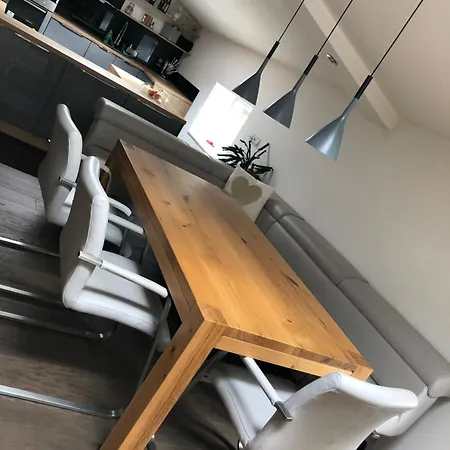 Exklusive Dachgeschosswohnung Mit Sauna Und Kamin Im Stilvollen Altbau Appartement *